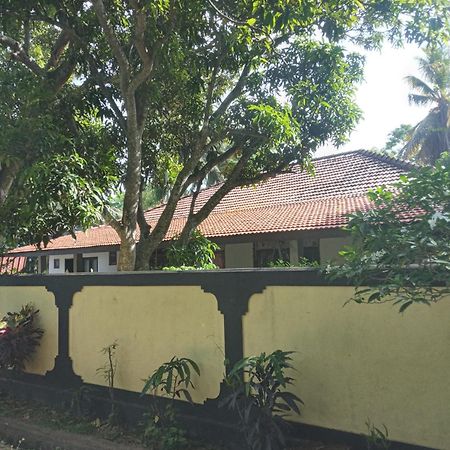 Water Front Home Stay And Resort Anuradhapura Exterior foto
