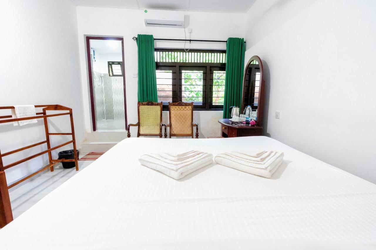 Water Front Home Stay And Resort Anuradhapura Exterior foto