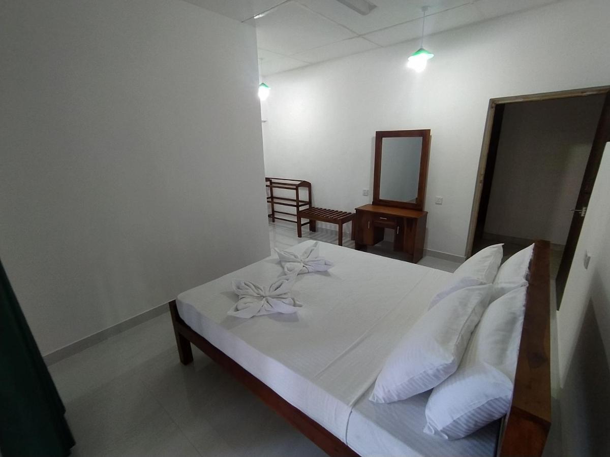 Water Front Home Stay And Resort Anuradhapura Exterior foto