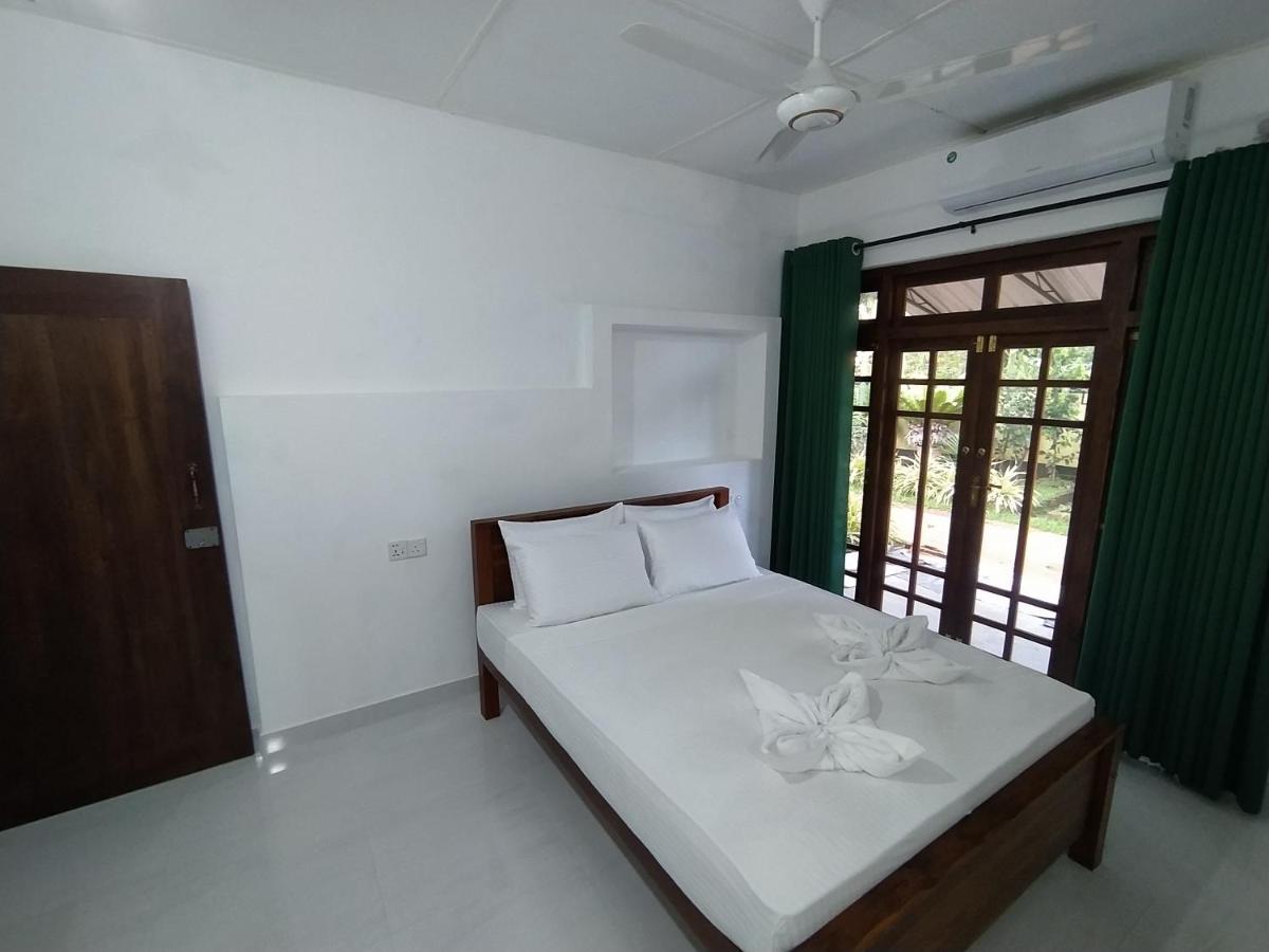 Water Front Home Stay And Resort Anuradhapura Exterior foto