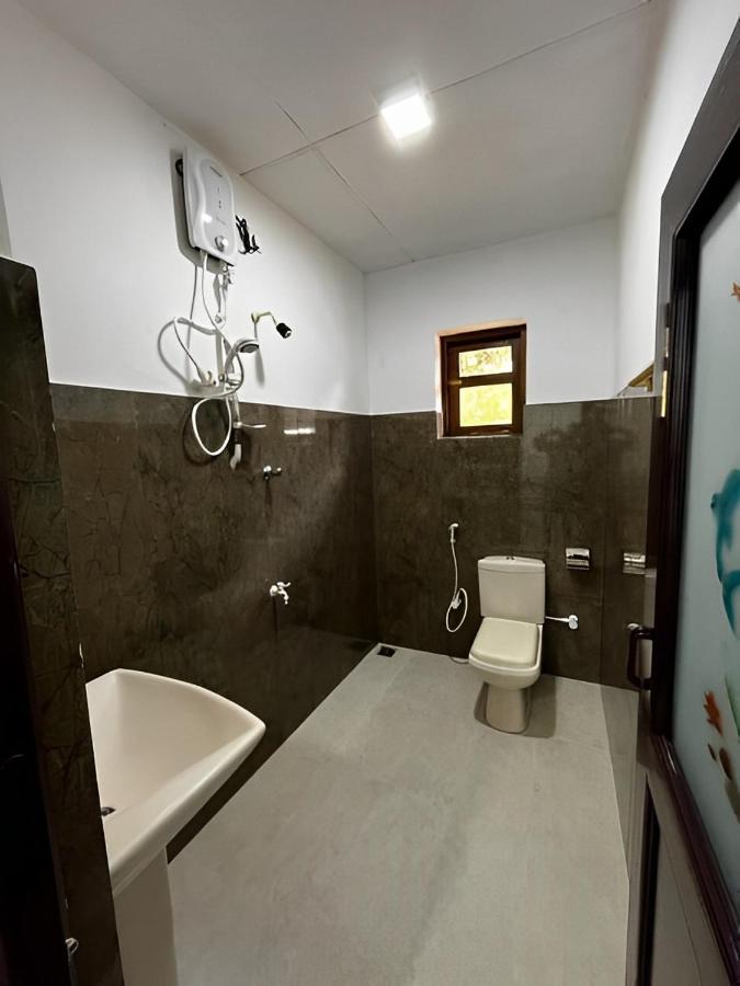 Water Front Home Stay And Resort Anuradhapura Exterior foto