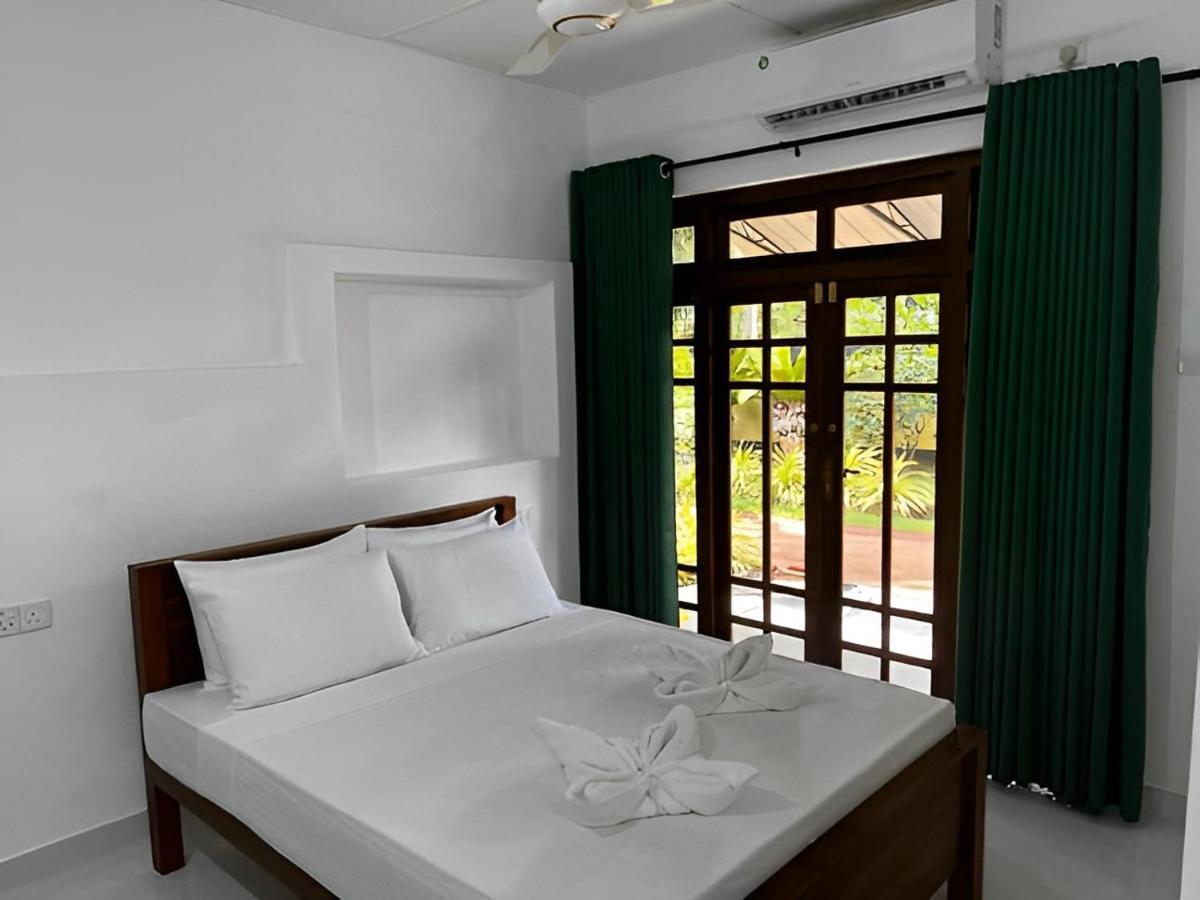 Water Front Home Stay And Resort Anuradhapura Exterior foto
