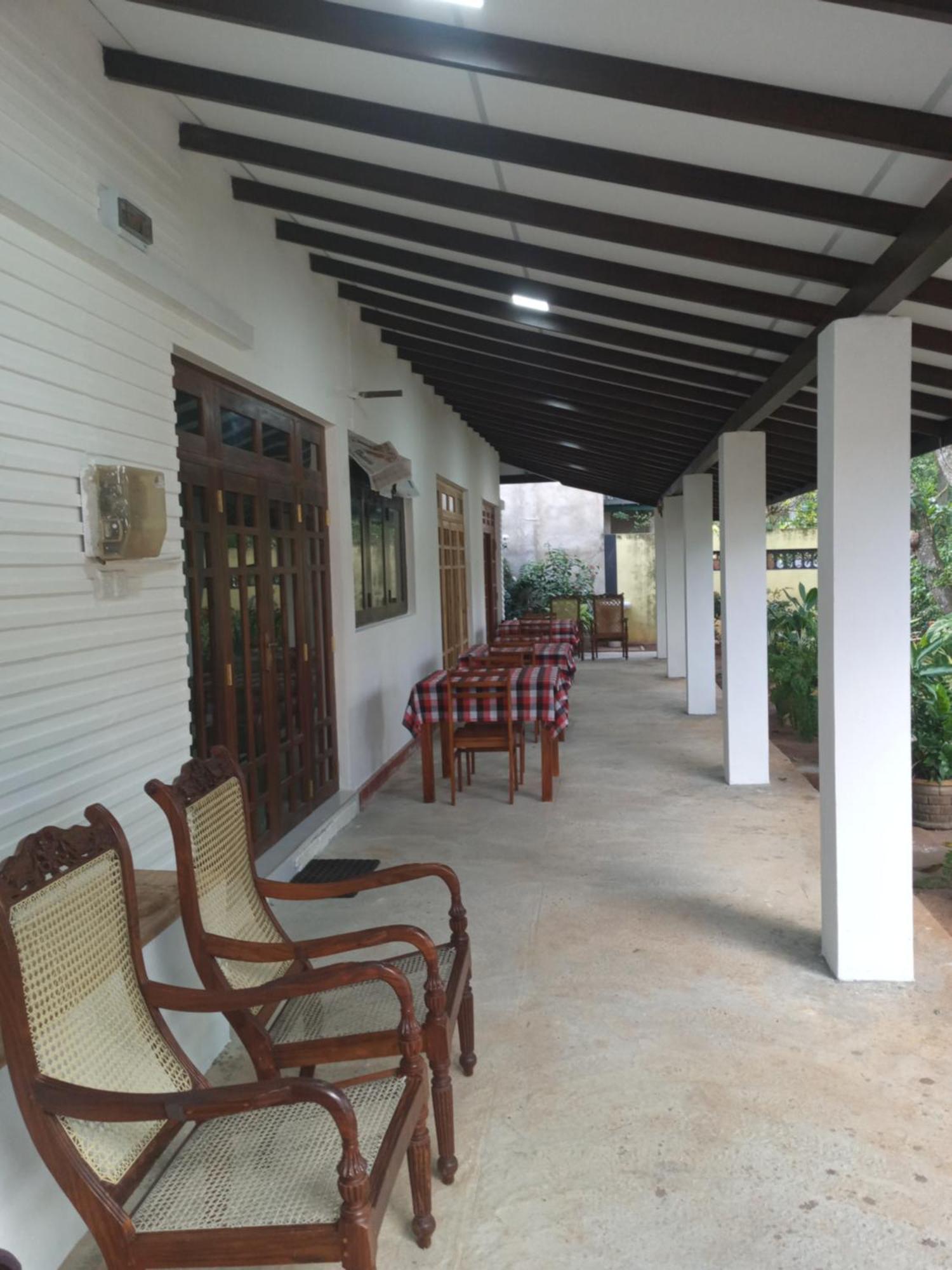 Water Front Home Stay And Resort Anuradhapura Exterior foto