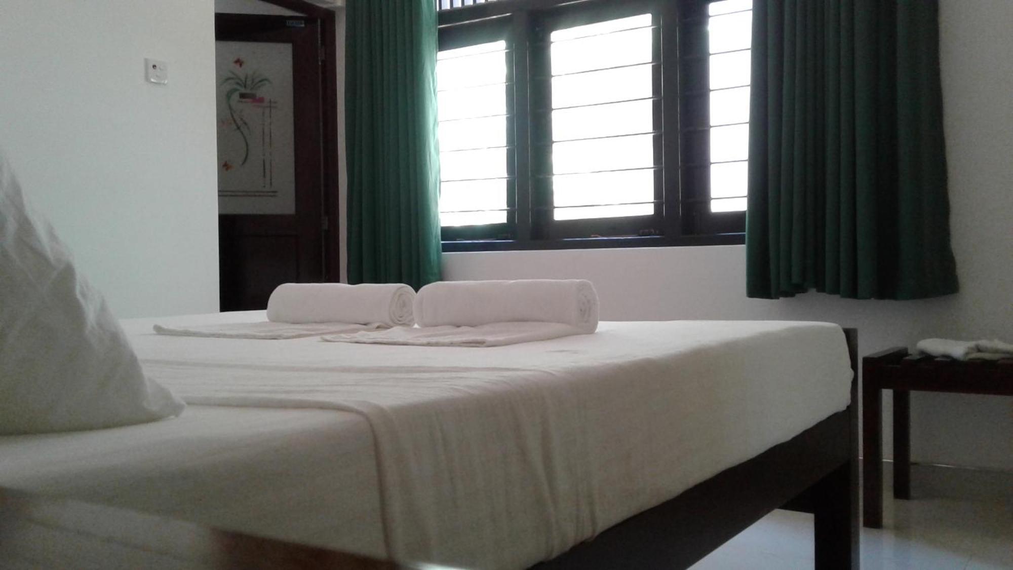 Water Front Home Stay And Resort Anuradhapura Exterior foto
