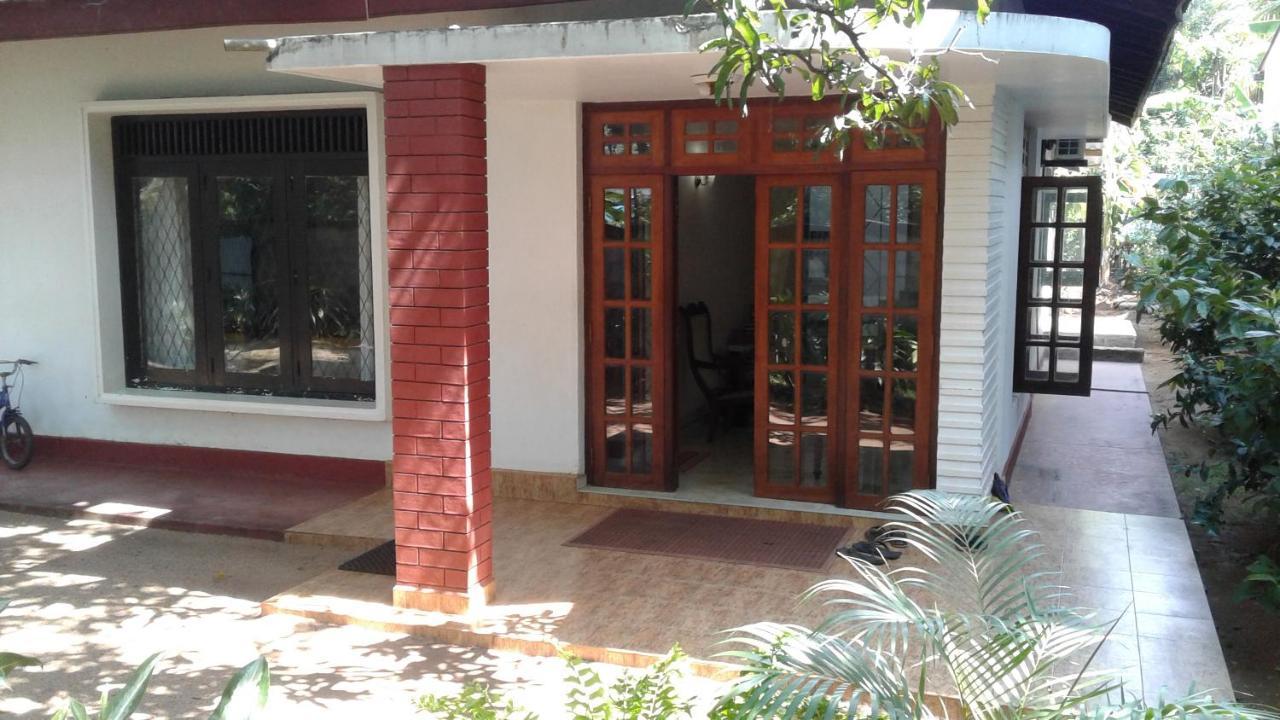 Water Front Home Stay And Resort Anuradhapura Exterior foto