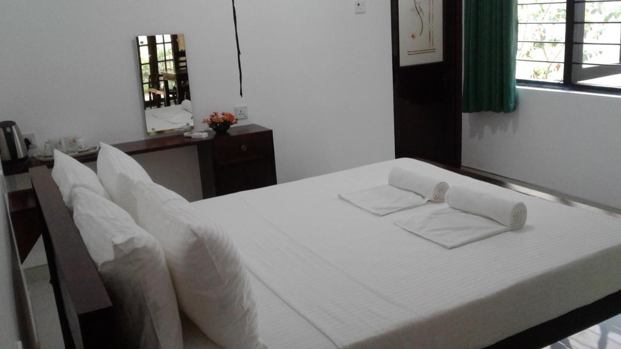 Water Front Home Stay And Resort Anuradhapura Exterior foto