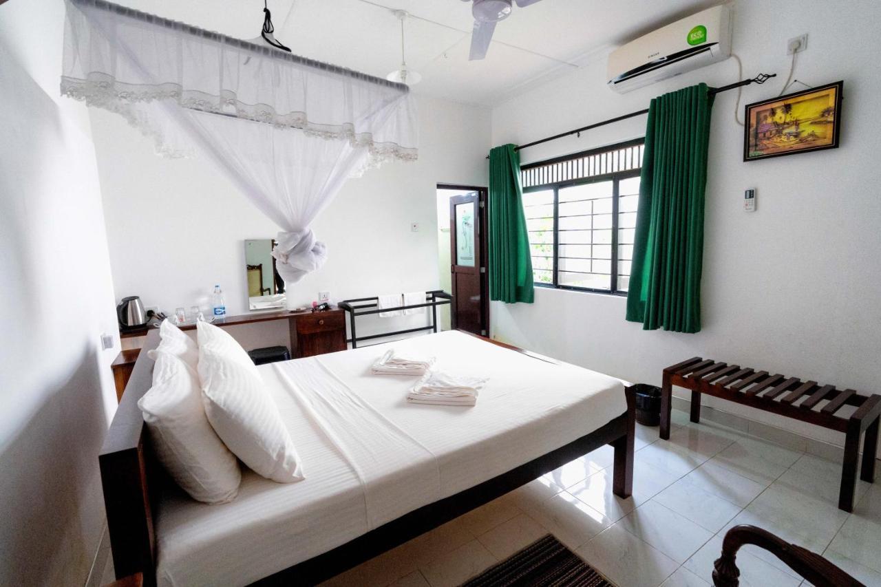 Water Front Home Stay And Resort Anuradhapura Exterior foto