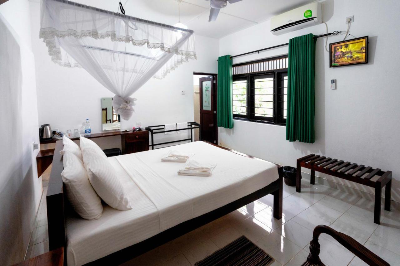 Water Front Home Stay And Resort Anuradhapura Exterior foto
