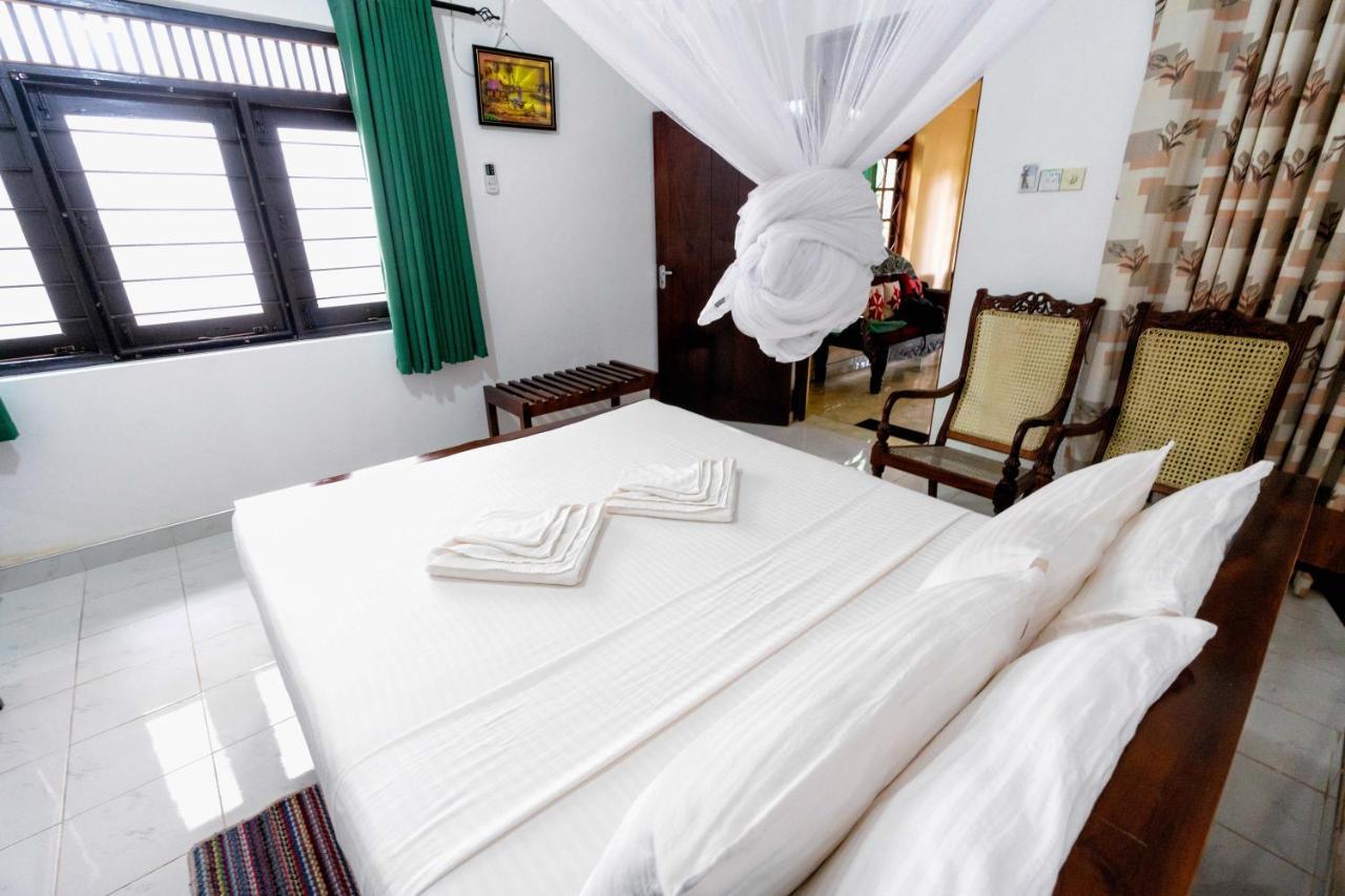 Water Front Home Stay And Resort Anuradhapura Exterior foto